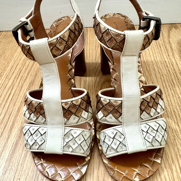 Bottega Veneta Cream and Bronze Intrecciato Heel Sandals - Picture 3 of 15